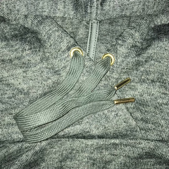 Cropped Sweater-Knit Hoodie - Picture 4 of 4